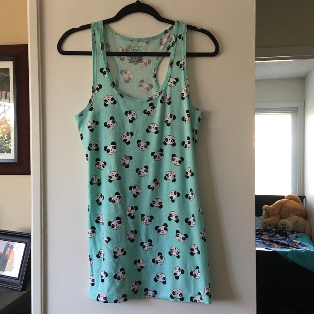 -Tank top “wife beater” Style